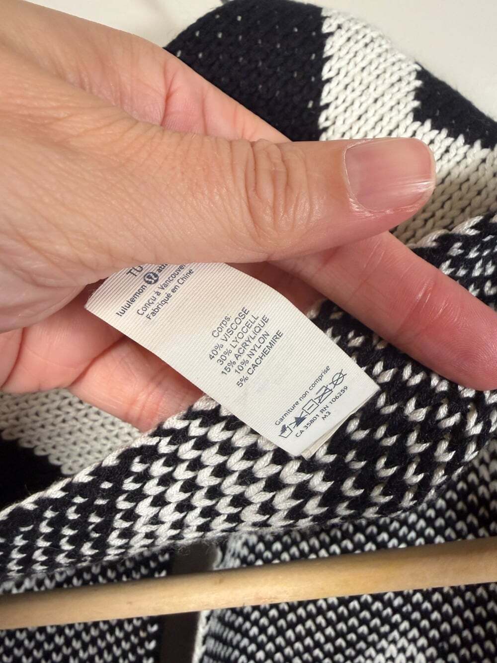 Lululemon Snow Amazing Scarf Black White One Size Cashmere Blend Winter Chevron - Picture 5 of 5